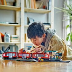 LEGO City 60423 tramvaj i stanica u centru grada